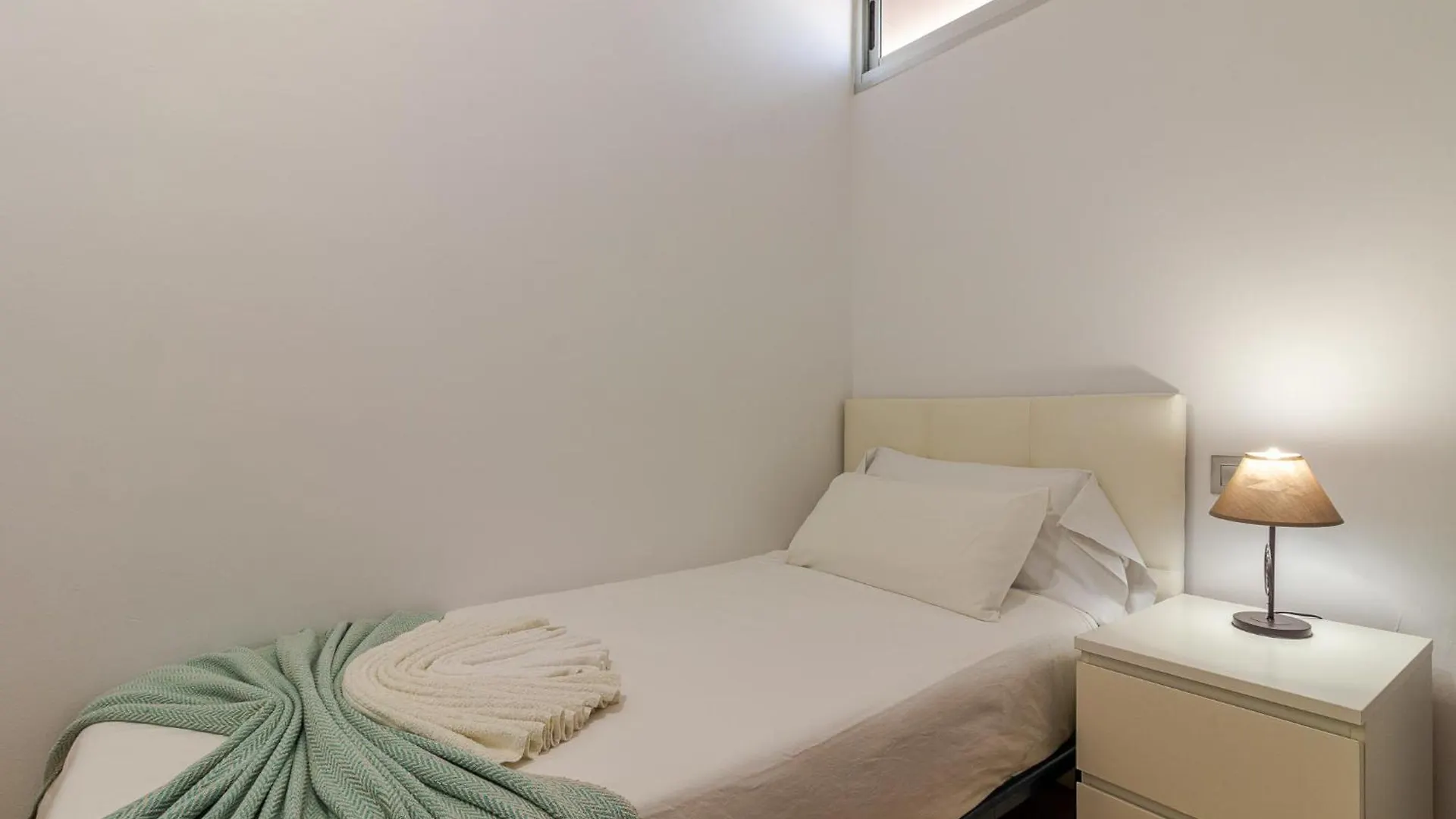Seafront Terrace Apartment Las Canteras لاس بالماس دي غران كاناريا 0*,